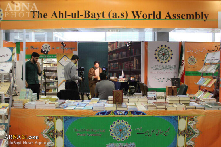 تقرير مصور/ المجمع العالمي لاهل البيت (ع) يشارك بمعرض الكتاب الدولي (30) في طهران