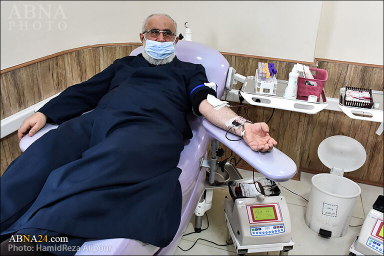 Photos: Secretary General of AhlulBayt (a.s.) World Assembly donates blood in Rasht