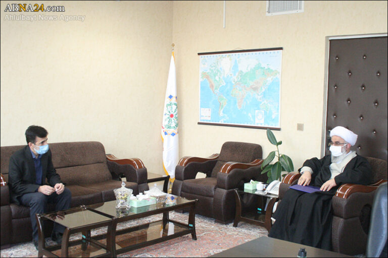 Photos: In commemoration of Veteran’s Day, Ayatollah Ramazani met with one of the proud veterans of the Iran-Iraq war