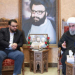 تقرير مصور/ آية الله رمضاني يزور مرقد السيدة “خولة” وقبر الشهيد “السيد عباس الموسوي”