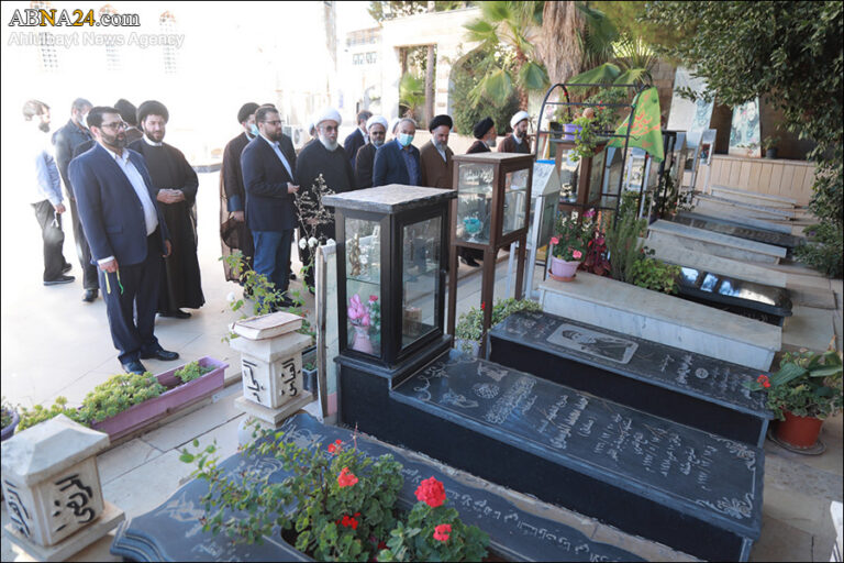 Photo: Pilgrimage to shrine of Sayedeh Khuleh, tomb of martyr Sayed Abbas Mousavi by Ayatollah Ramazani