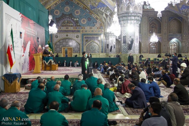 مراسم بزرگداشت شهدای حمله تروریستی پیشاور پاکستان در حرم مطهر رضوی