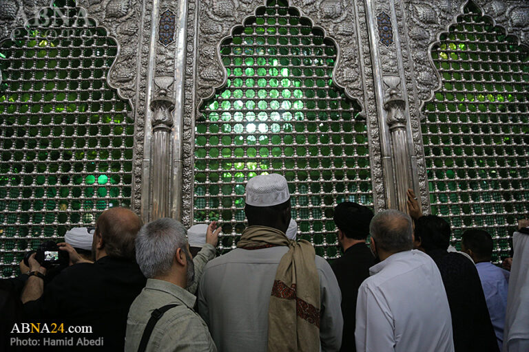 گزارش تصویری/ ادای احترام اعضای مجمع عمومی مجمع جهانی اهل بیت(ع) به آرمان های امام خمینی(ره) – ۲