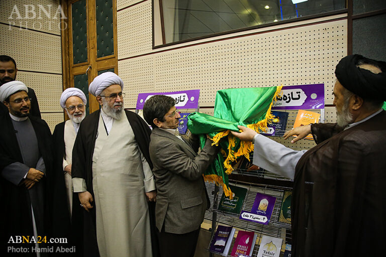 گزارش تصویری | آیین رونمایی از ۱۱۰ اثر جدید مجمع جهانی اهل بیت(ع) به ۲۲ زبان – ۱