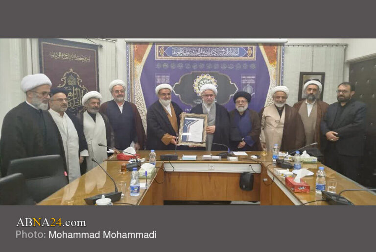 Photos: Members of “Amana al-Rasool” Congress meet with Ayatollah Ramazani