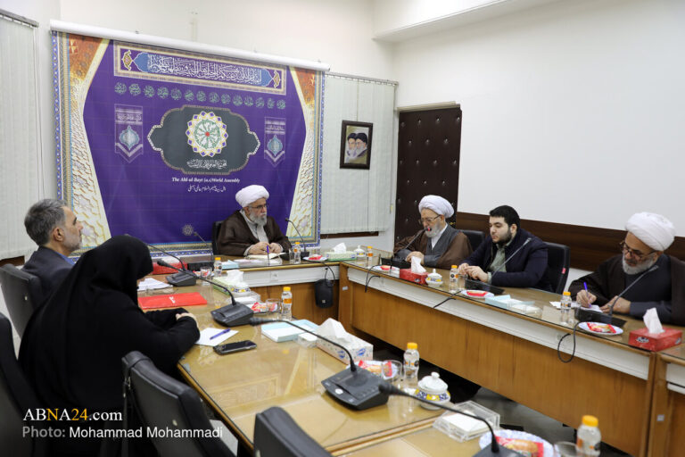 Photos: Members of “Andisheh Sharq Institute” meet Ayatollah Ramazani