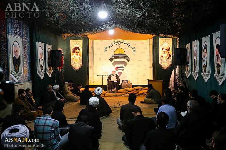 Photos: Memorial ceremony of martyrs of Haqqani Seminary held with presence of Ayatollah Ramazani