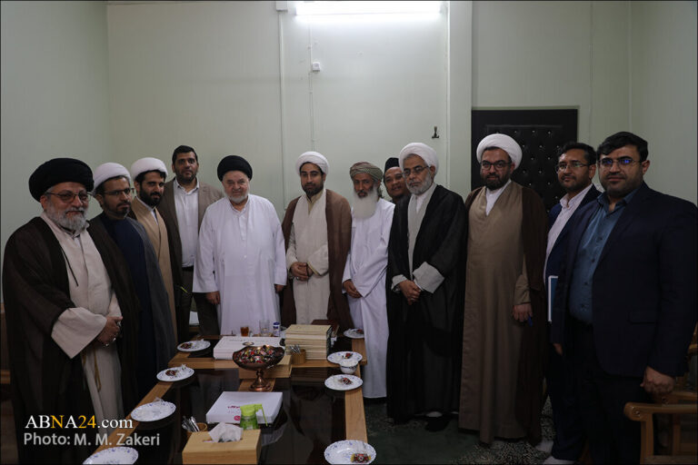 Photos: “WikiShia” managers meet with Ayatollah Sistani’s representative in Iran