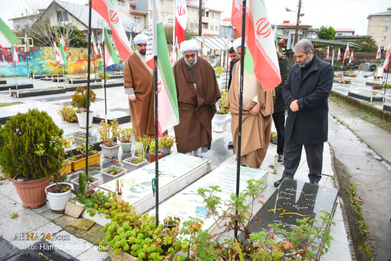 بازدید آیت‌الله رمضانی از مسجد امام رضا(ع) و گلزار شهدای رودسر