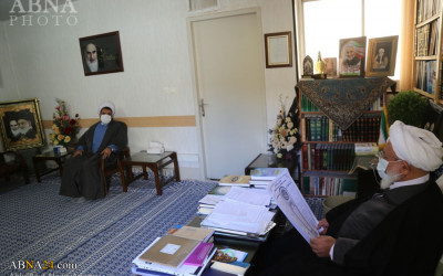 Photos: Supreme Leader Representative in Yazd accepted representatives of Intl. Conference of Abu Talib