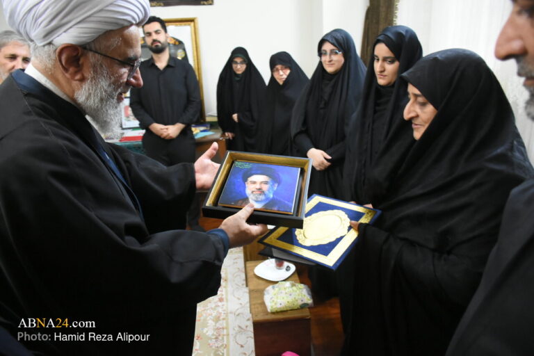 دیدار آیت‌الله رمضانی با خانواده شهدا در لنگرود