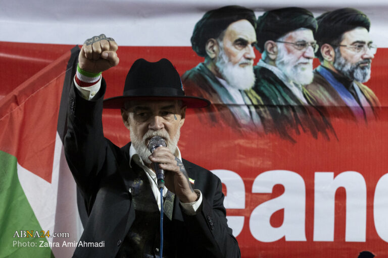 گزارش تصویری | برنامه چهارراه مقاومت تهران با حضور تفنگدار سابق آمریکایی