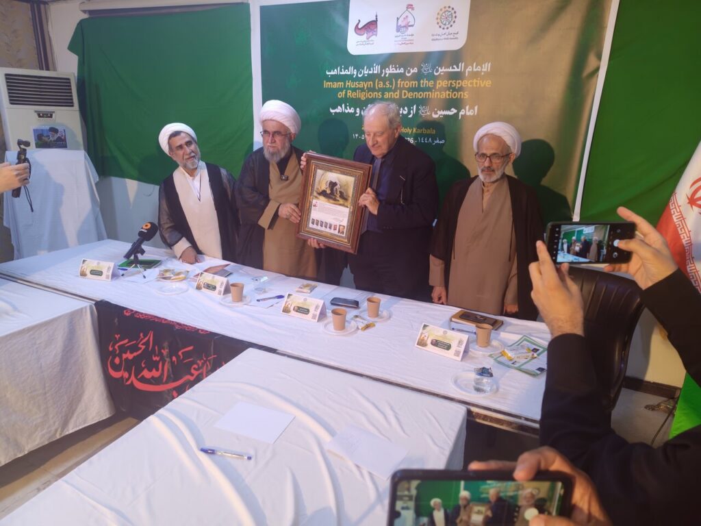 حسین(ع) مبارز راه عدالت؛ کتاب اندیشمند مسیحی در کربلا رونمایی شد