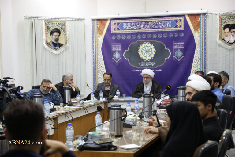 نشست مدیران خبرگزاری ابنا با دبیرکل مجمع جهانی اهل‌بیت(ع)